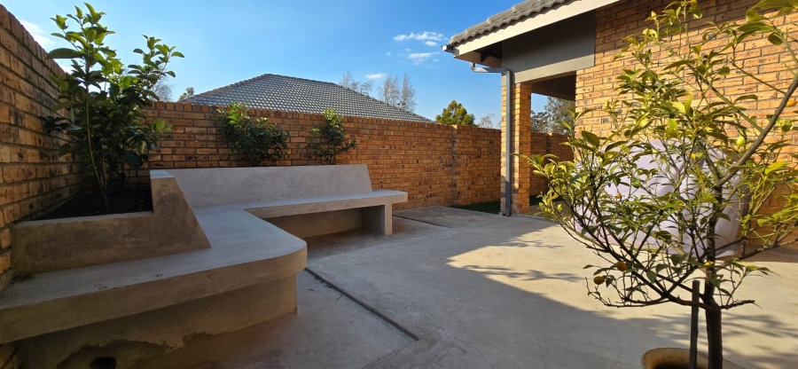 To Let 3 Bedroom Property for Rent in Raceview Gauteng