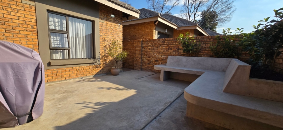 To Let 3 Bedroom Property for Rent in Raceview Gauteng