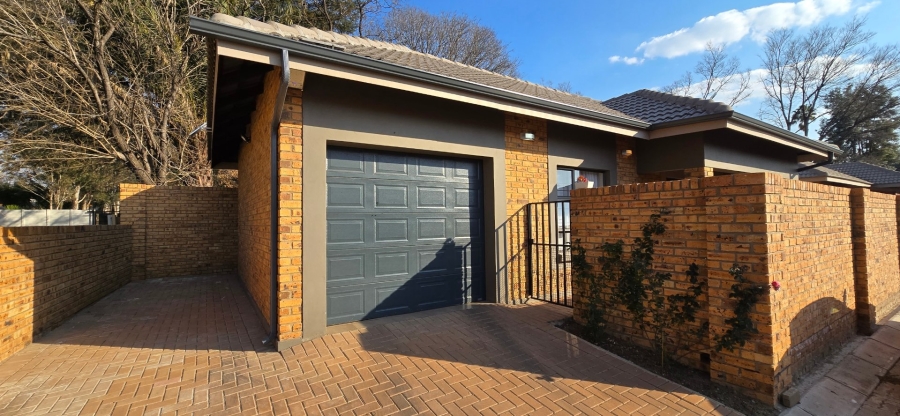 To Let 3 Bedroom Property for Rent in Raceview Gauteng