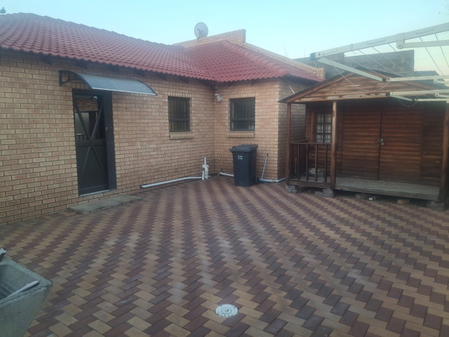 To Let  Bedroom Property for Rent in Pimville Gauteng