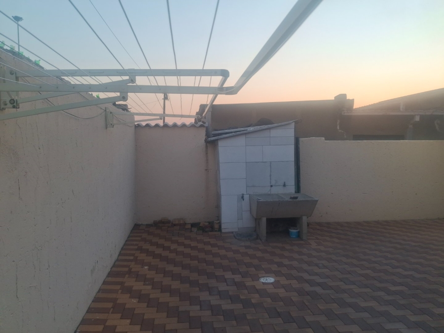 To Let  Bedroom Property for Rent in Pimville Gauteng