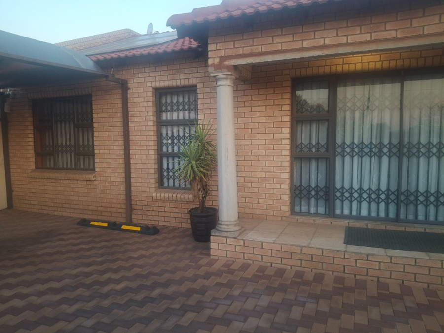 To Let  Bedroom Property for Rent in Pimville Gauteng