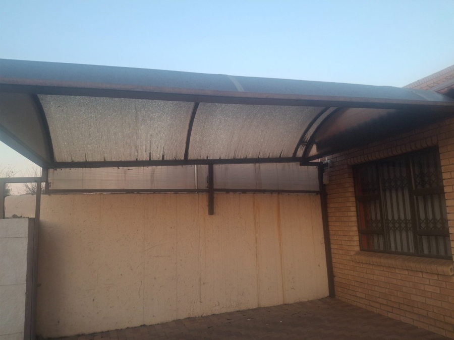 To Let  Bedroom Property for Rent in Pimville Gauteng