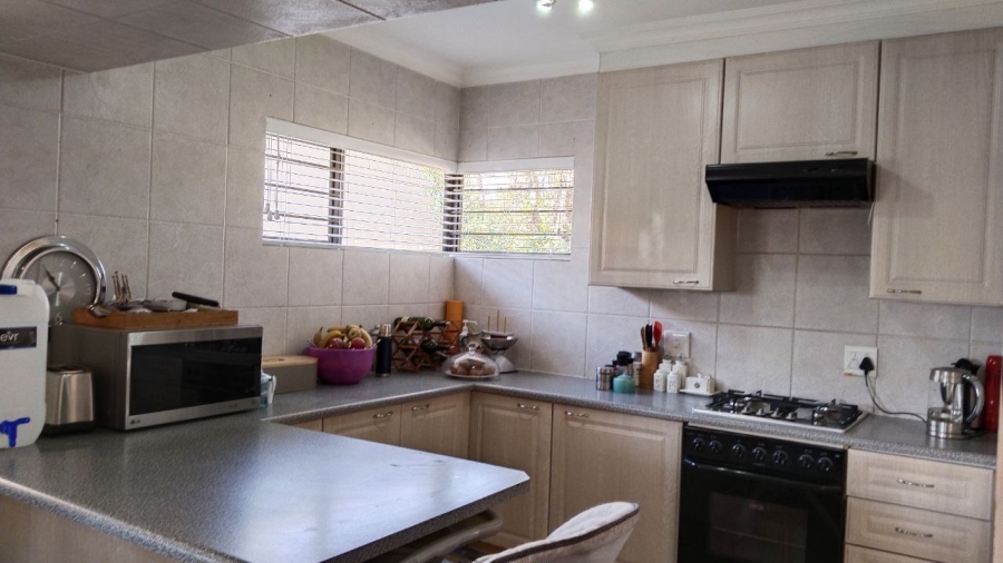 To Let 3 Bedroom Property for Rent in Lonehill Gauteng