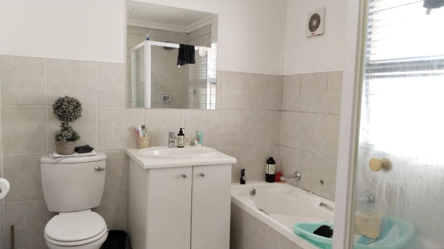 To Let 3 Bedroom Property for Rent in Lonehill Gauteng