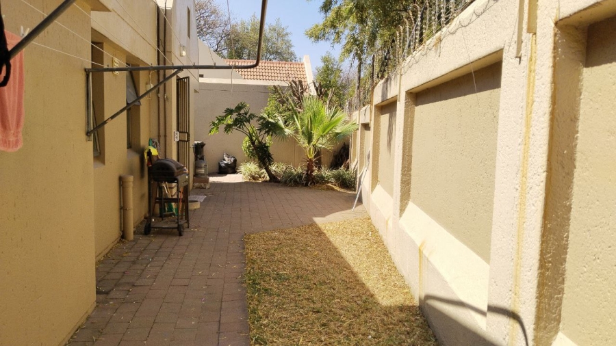 To Let 3 Bedroom Property for Rent in Lonehill Gauteng