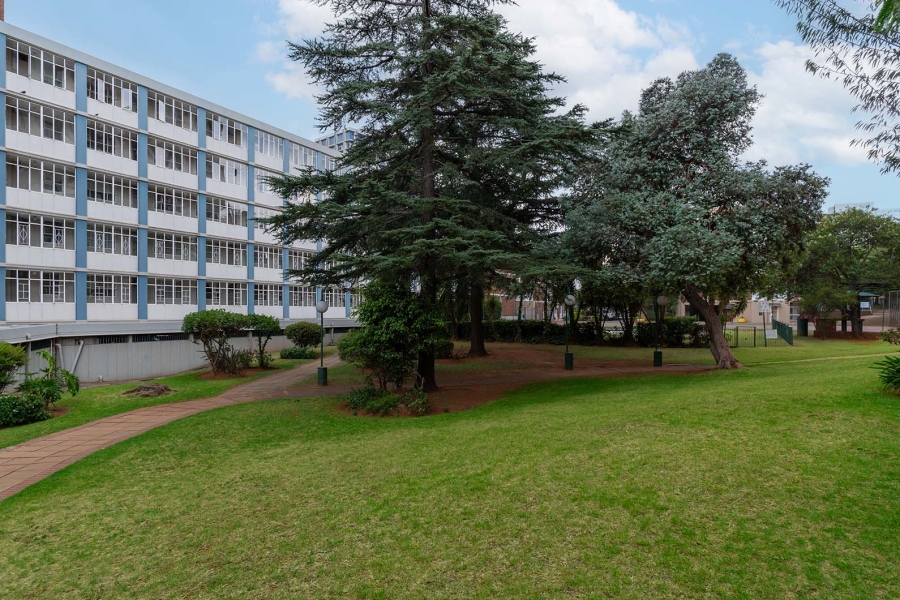 1 Bedroom Property for Sale in Bedford Gardens Gauteng