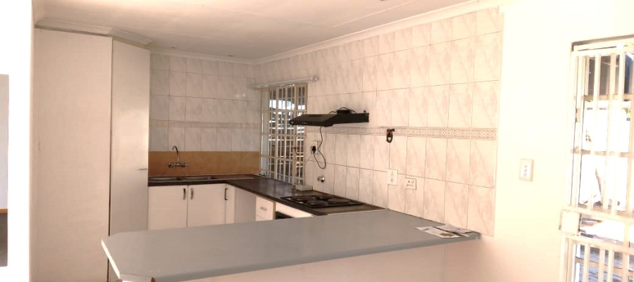 To Let 3 Bedroom Property for Rent in Ormonde Gauteng