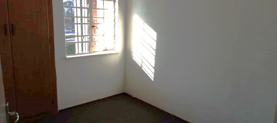 To Let 3 Bedroom Property for Rent in Ormonde Gauteng