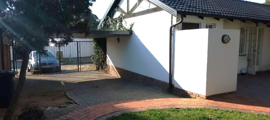 To Let 3 Bedroom Property for Rent in Ormonde Gauteng