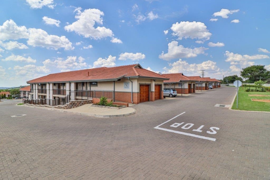 2 Bedroom Property for Sale in Featherwood Retirement Estate Gauteng