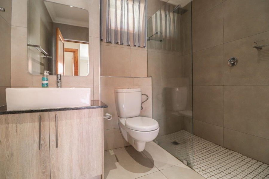 2 Bedroom Property for Sale in Featherwood Retirement Estate Gauteng