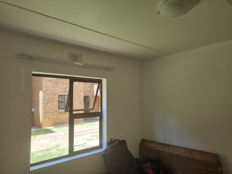 2 Bedroom Property for Sale in Albertsdal Gauteng