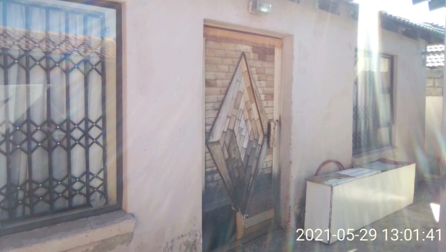  Bedroom Property for Sale in Protea Glen Gauteng