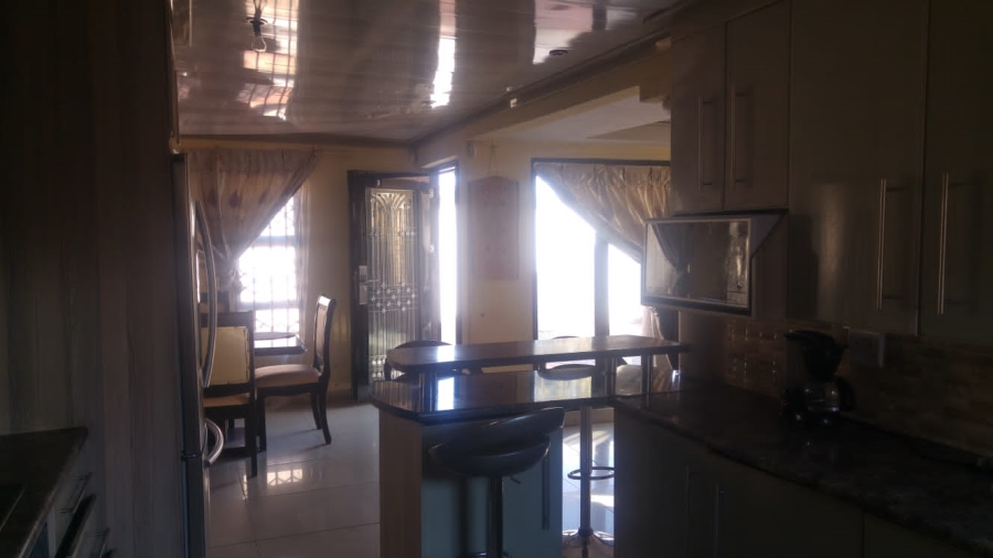  Bedroom Property for Sale in Protea Glen Gauteng