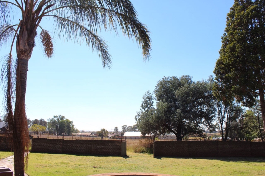 9 Bedroom Property for Sale in Tarlton Gauteng