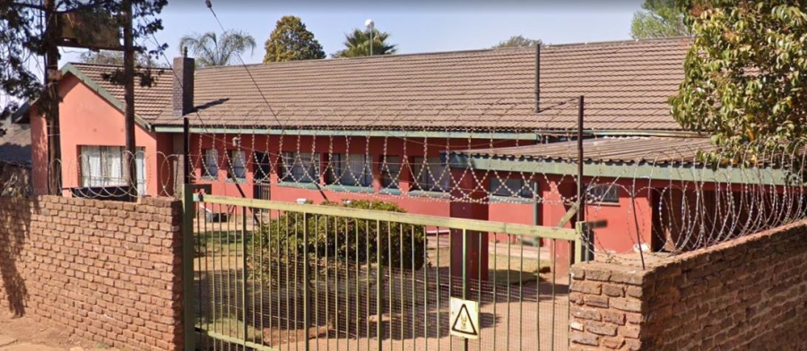 9 Bedroom Property for Sale in Tarlton Gauteng