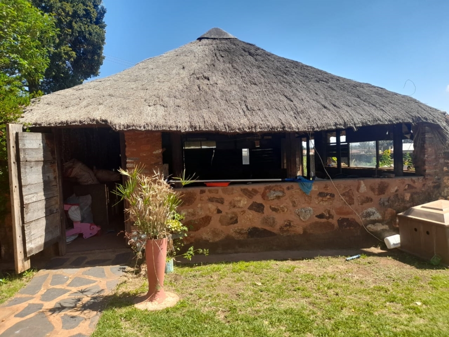 9 Bedroom Property for Sale in Tarlton Gauteng