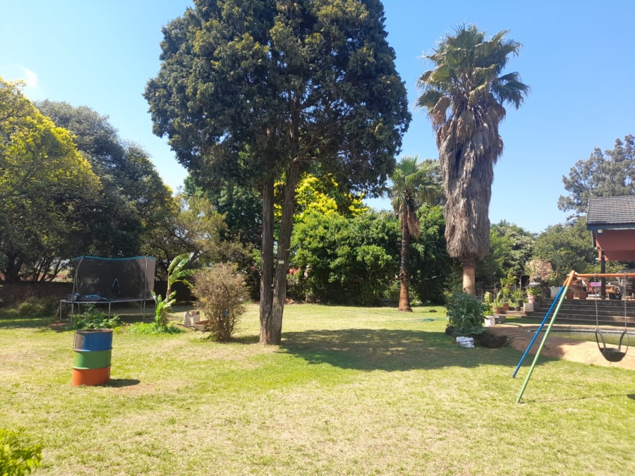 9 Bedroom Property for Sale in Tarlton Gauteng