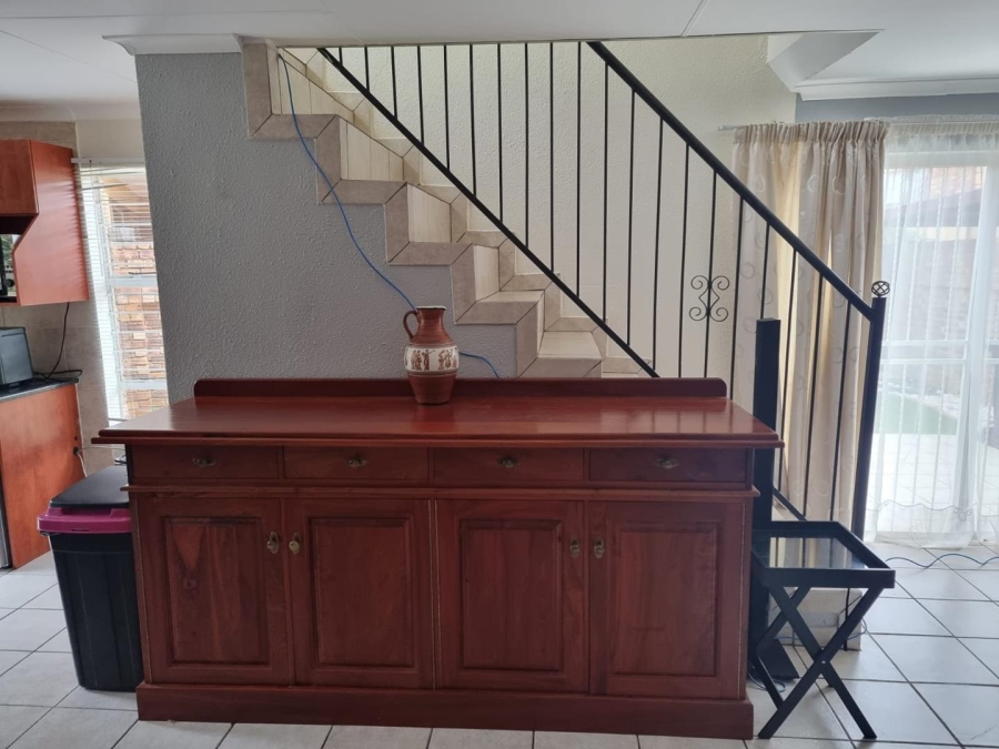 4 Bedroom Property for Sale in Glen Marais Gauteng