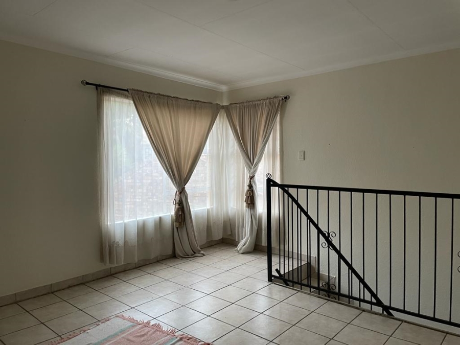 4 Bedroom Property for Sale in Glen Marais Gauteng