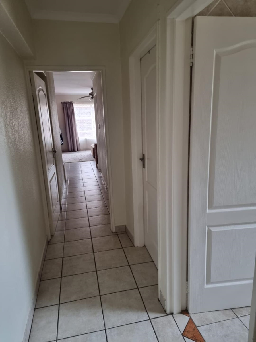 4 Bedroom Property for Sale in Glen Marais Gauteng