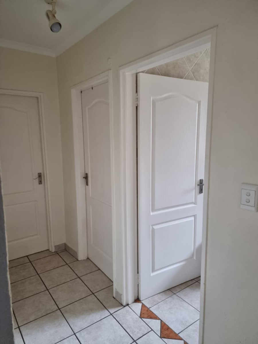 4 Bedroom Property for Sale in Glen Marais Gauteng