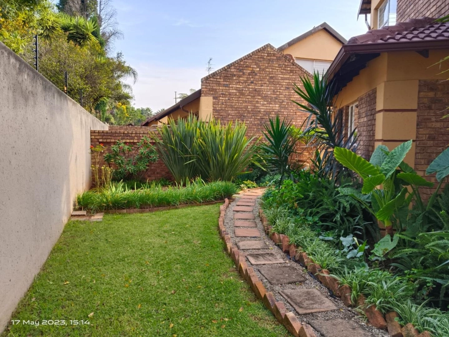 4 Bedroom Property for Sale in Glen Marais Gauteng