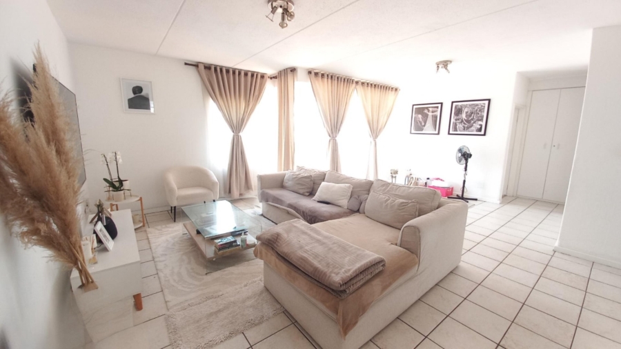 2 Bedroom Property for Sale in Noordwyk Gauteng
