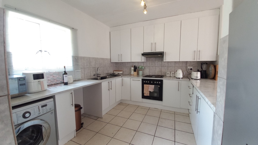 2 Bedroom Property for Sale in Noordwyk Gauteng