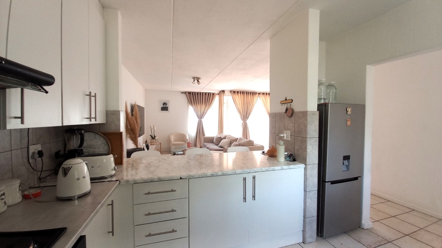 2 Bedroom Property for Sale in Noordwyk Gauteng