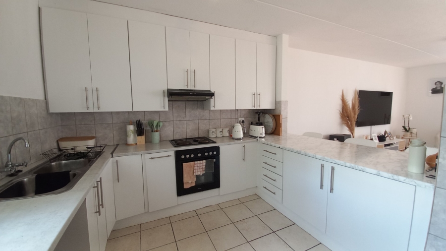 2 Bedroom Property for Sale in Noordwyk Gauteng
