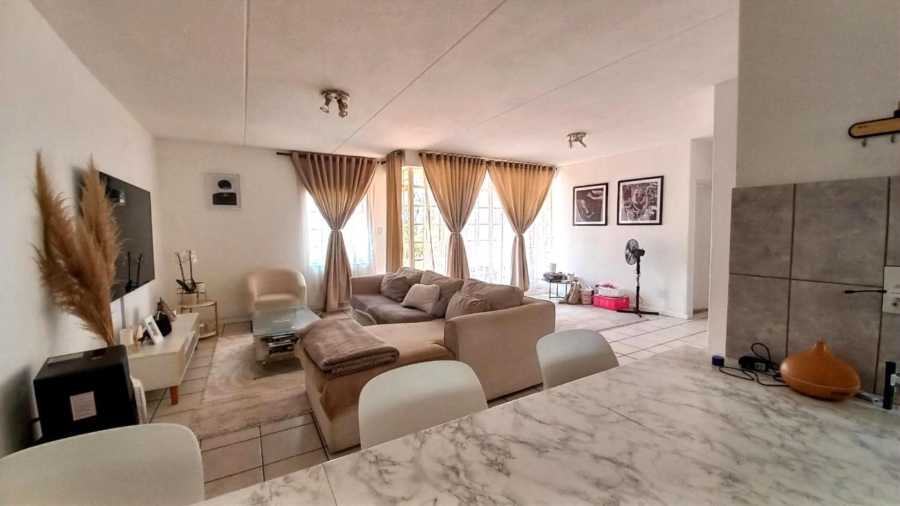 2 Bedroom Property for Sale in Noordwyk Gauteng