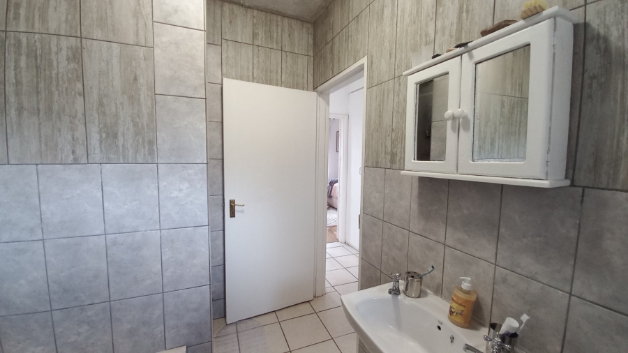 2 Bedroom Property for Sale in Noordwyk Gauteng