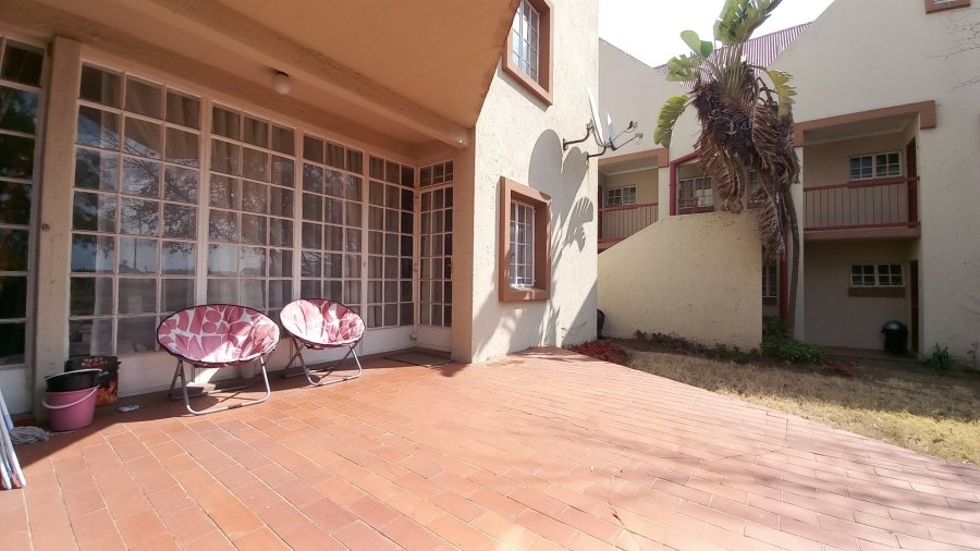 2 Bedroom Property for Sale in Noordwyk Gauteng