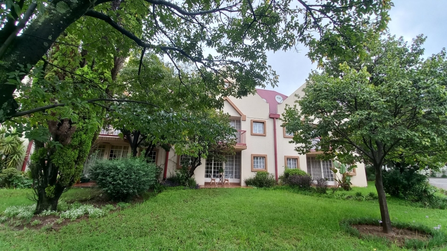 2 Bedroom Property for Sale in Noordwyk Gauteng