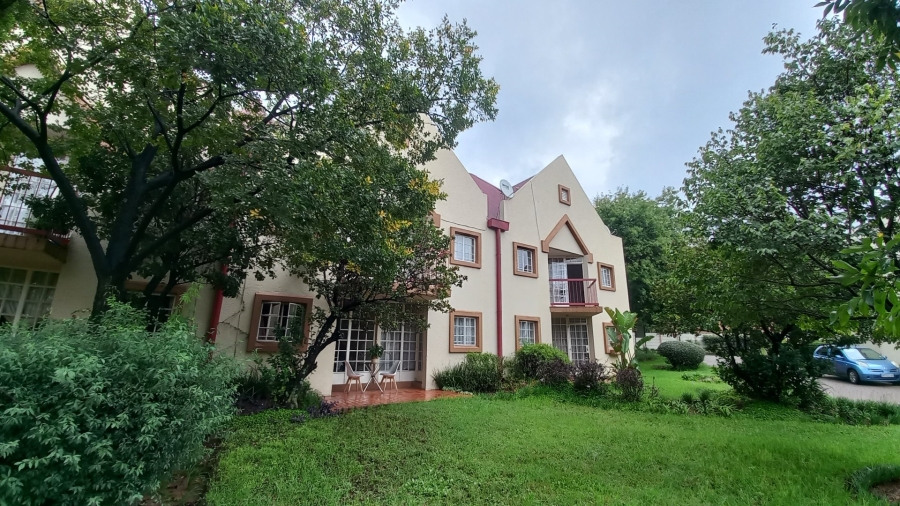 2 Bedroom Property for Sale in Noordwyk Gauteng