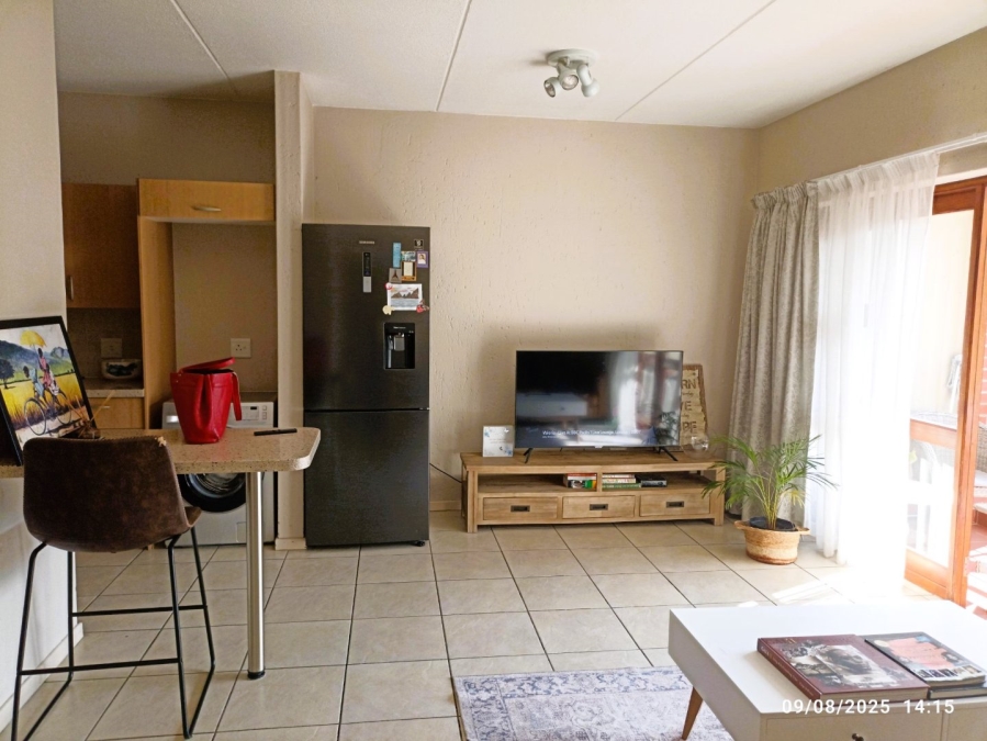 To Let 2 Bedroom Property for Rent in Douglasdale Gauteng