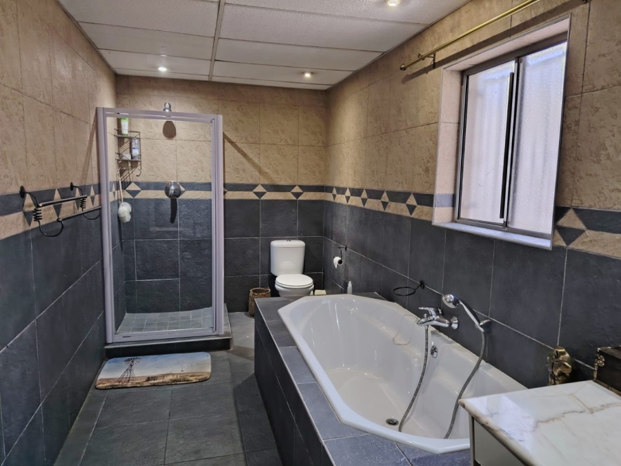 4 Bedroom Property for Sale in Three Rivers Gauteng