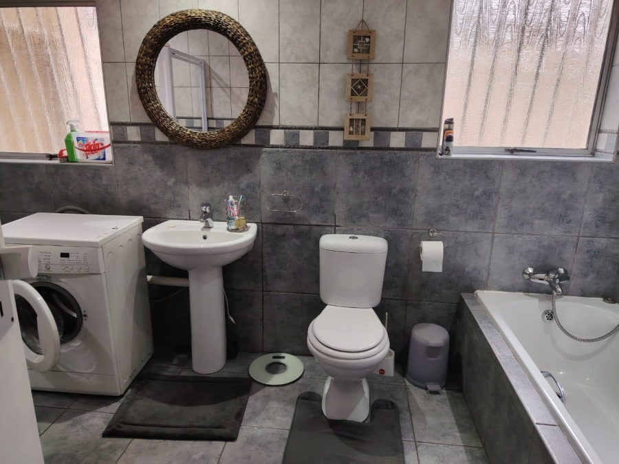 4 Bedroom Property for Sale in Three Rivers Gauteng