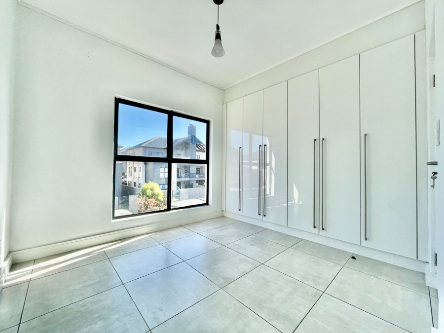 To Let 2 Bedroom Property for Rent in The Polofields Gauteng
