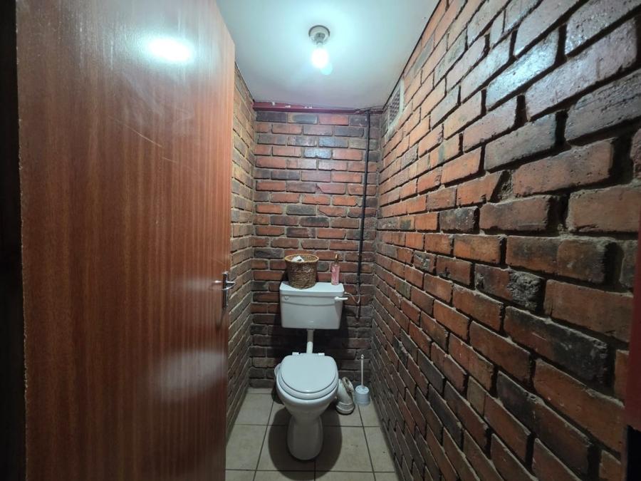 Commercial Property for Sale in Geduld Ext 2 Gauteng
