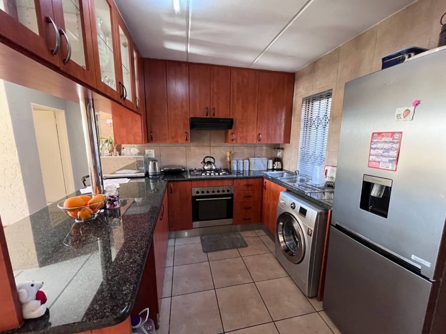 2 Bedroom Property for Sale in Meyersdal Gauteng