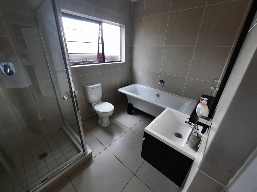 To Let 3 Bedroom Property for Rent in Kyalami Hills Gauteng