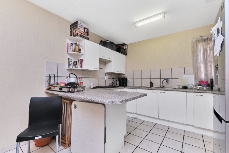 To Let 1 Bedroom Property for Rent in Strubensvallei Gauteng