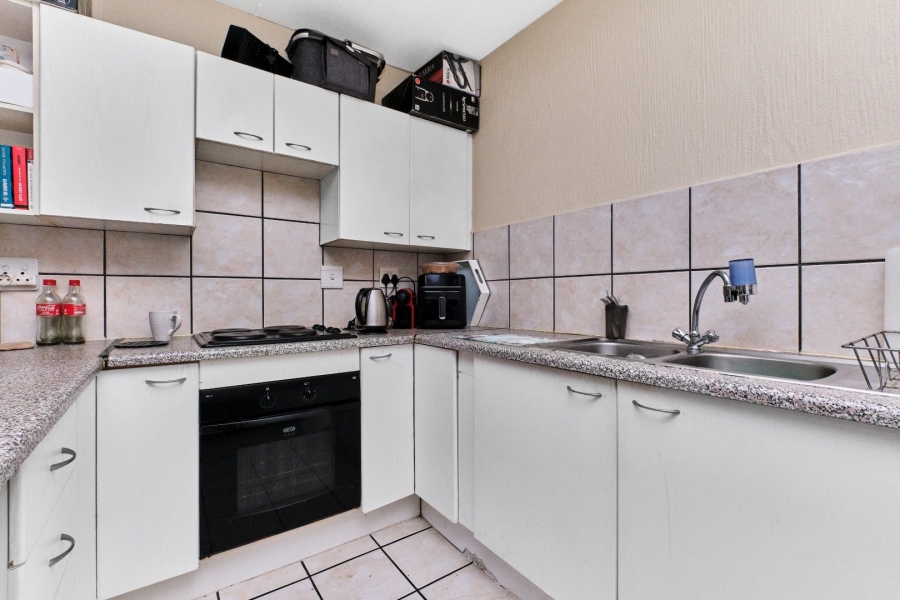 To Let 1 Bedroom Property for Rent in Strubensvallei Gauteng