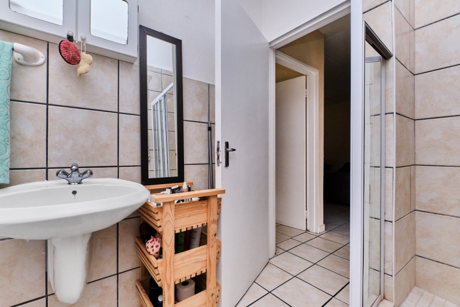 To Let 1 Bedroom Property for Rent in Strubensvallei Gauteng