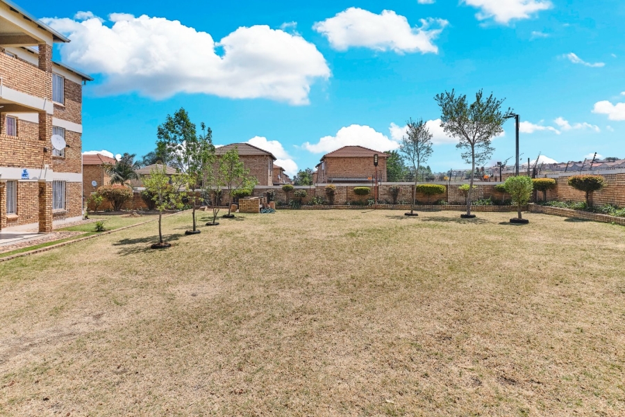 To Let 1 Bedroom Property for Rent in Strubensvallei Gauteng