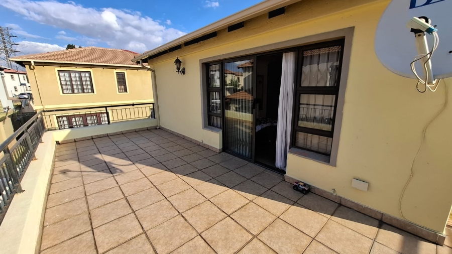 3 Bedroom Property for Sale in Noordwyk Gauteng