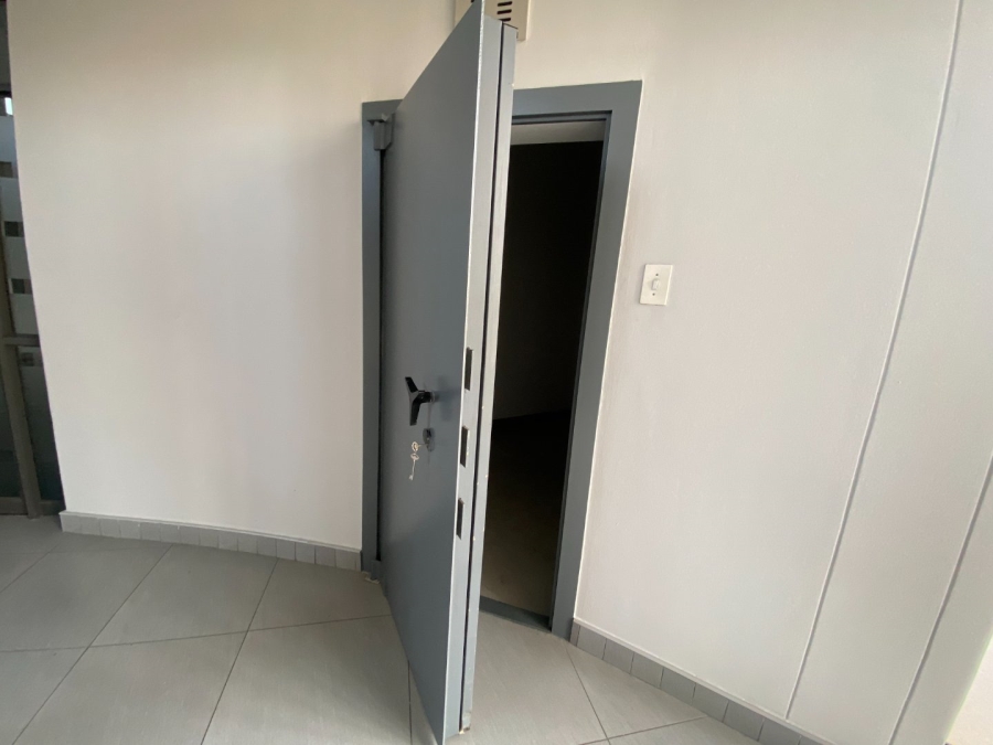 To Let commercial Property for Rent in Vorna Valley Gauteng